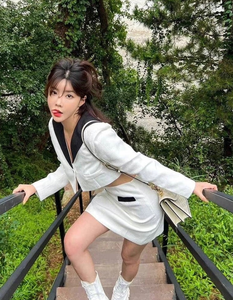 迪娜.jpg