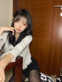 性感美臀胸部豐滿 粉嫩小穴  床上主動性感很會叫 淫蕩騷貨