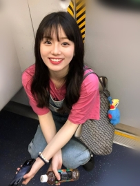 甜美//清新/嬌小可愛、身材纖細、清純脫俗、笑容明亮、散發青春活力、令人心動不已的
