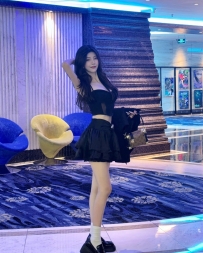 缺錢下海兼職。溫柔好聊個性，與她相處會讓你很放鬆☺️