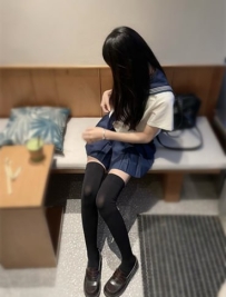 學生妹妹放假啦～ 瞞著家人偷偷兼職，就為了多存點零花...