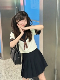 #學生妹 顔顔 158cm/44kg/Bcup/20歲  很美 皮膚白嫩  俏皮可愛