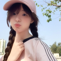 甜美笑容+軟萌嗓音 像隻撒嬌的小貓咪 讓人忍不住想抱緊處理