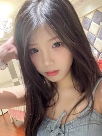 皮膚白顏值很高  粉粉的小穴穴緊實 C奶   20歲