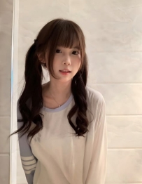 芝麻  159cm.44kg.C.19歲  娃娃音超級甜 水靈大眼睛