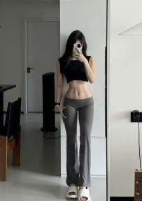 瘦高挑、骨架纖細，比例乾淨，線條俐落｜C｜  45kg｜