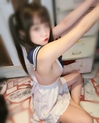 皮膚白嫩 穴穴緊嫩 色女一枚   敏感到高潮的時候會噴水
