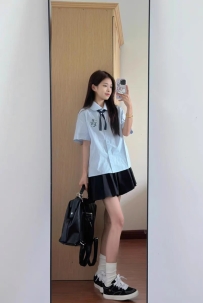 美腿學生 精緻臉蛋＋纖瘦勻稱身材 氣質溫柔中帶點小活潑