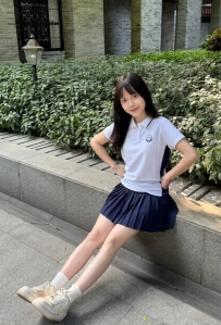 在校高中生 初次下海 白皙細嫩的皮膚 白天乖乖女神 晚上小慾女欲求不滿