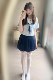 小珺  158.C. 42kg. 18歲  短期兼職 今天第一天下海