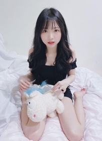 甜美可愛 皮膚白皙嫩滑 不抽菸.無刺青  清純小隻麻  好騎  喜歡粉嫩蘿莉型的妳不容錯