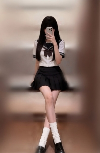 年輕嫩妹 身材誘人 白虎粉嫩穴 清純可愛又帶點反差 想試試新鮮感