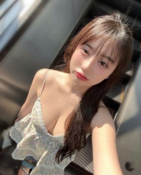 小淺 159cm.C.46.20歲   #大學正妹系列來囉 秀氣可愛臉蛋