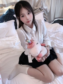 婷婷 156cm 43kg C奶 21歲 長髮撩人 白嫩美腿 清純娃娃少女系 聲音好聽甜美可愛 嗲嗲