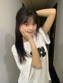 晴天 156.44.B.20歲小穴緊致而富有彈性典型的小隻馬 類型 清純無辜的臉龐笑容甜美可人