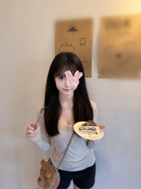 在校學生，顔值可愛乖巧床上超級會搖，會扭  敏感水多