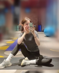 運動系女孩  活潑外向 有活力 纖細身材 漂亮曲線 羅拉 164.C.45.21歲