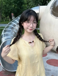 口交會慢慢舔也能含到底  配合度高 濕得快 敏感度高 一次可以連戰不喊停