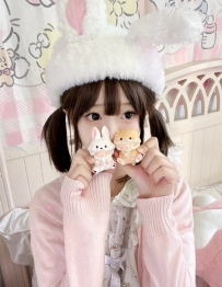 小可 155 B 18歲 44kg 特色：幼齒甜美青澀