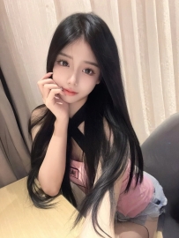 外表清秀白皙 女友FU十足的迷人 床上很會撒嬌 C奶  22歲
