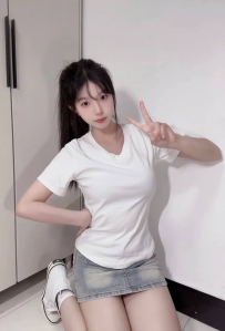 皮膚白白嫩嫩的 臉蛋可愛笑起來像初戀 Ccup 21歲
