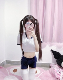 可愛小隻有點傻裡傻氣的  表情很  享受 可揉奶 可舔鮑  騎馬位  清水溝都很  爽