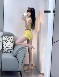 皮膚亮白、身材標緻 表面冷豔但床上反差感大，C奶｜23歲