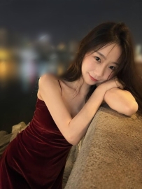 甜美外表 自然胸型 曲線成熟卻不刻意可月 165cm C奶 46kg 23歲