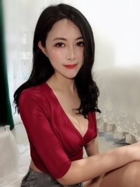 外表文靜 溫柔 私下很浪 技術很贊 放的開  妥妥一隻飢餓的母狗
