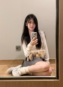 C奶小巧粉嫩挺翹，乳型圓潤彈性好青春高顏值 × 秀氣可人 × 乖乖女