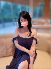 嘴巴會服務到讓你腿軟 📌 類型：#巨奶情慾人妻、微肉擁抱系