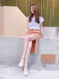 正點美腿正妹 淫蕩指數其實是爆表的妮兒 164cm.C奶.44kg.23歲