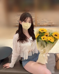 小瑜 160.C.45. 22歲 鄰家女孩，笑容甜美   舌吻深情 · 乖巧配合