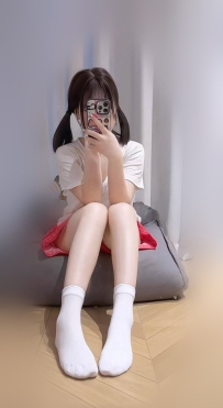 小狸  156cm.41.A.19歲  年紀小小 慾望可不小小喲