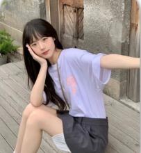 3：7比例的誘人身材 純欲界的天花板 烏黑的長髮更能讓人有初戀的感覺 怦然心動的感覺