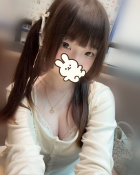 萌妹乖巧少蘿   剛滿18歲不久 今天第一天報班  性經驗少 想被調教  很乖很聽話