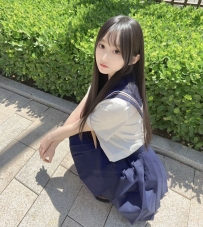 下面修剪很乾淨  無異味  配合度超高  在床上會讓妳吃不消 體力好 耐操