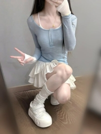 芸芸 150cm.39kg.Bcup.20歲  動作輕柔、聲音小小的，很有保護慾