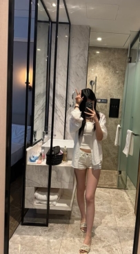 台北學生  小兔子  163cm  45kg C  21歲  價位：10K