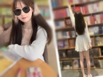 小妖精笑容甜美誘人、白皙的肌膚光滑  纖細的美腿 #鮮甜...