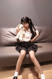 沁兒 155/B/44/21歲社團組織成員 輕薄甜妹 像偷約小女友