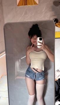 隱藏妹妹 小只可愛 #奶大小慾女 嘟嘟 157 44 D 19歲