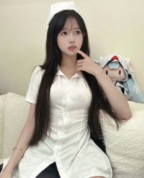 「#小蘿莉」風格 皮膚白皙 偶爾帶點嬌羞   甜美的笑容讓...