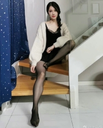 冬冬165cm-47kg- C奶-30歲茶藝師兼職  性格很安靜 氣質型大姐姐