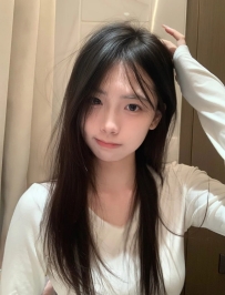 清純小隻馬 臉蛋嫩嫩 帶點害羞感 那種一看就讓人想靠近的類型 平常乖乖的像小兔子
