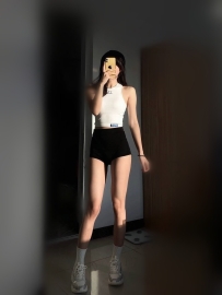性感的身材 主動熱情的服務 美人嘴甜口活好 配合玩各種情趣絲襪 姿勢