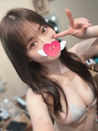 最騷的巨乳妹報班了  台日混血超大尺度的特殊服務什麼冰火 喇舌 毒龍 清水溝 舔蛋蛋