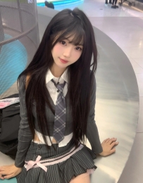 咪咪 158cm C奶 45kg 22歲床上主動帶節奏 溫柔外表下藏著會搖會咬的騷氣 靜靜讓你射一