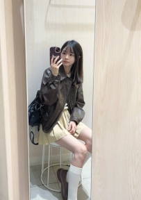 甜品店打工的小妹 平時做蛋糕 打奶油 自己也是香甜軟嫩的「奶油小蛋糕」！