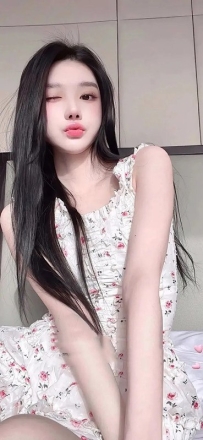 #臺中學生+外拍兼職  薇悅 164.C.46kg./22歲 外貌清秀有鄰家女孩的氣質  但白袍底下竟